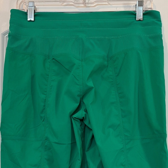 Lululemon Dance Studio Mid-Rise Pants -  Size 8 - Kelly Green - Picture 9 of 10
